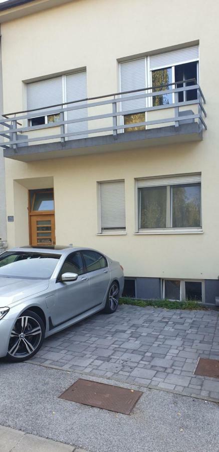 Parkview Apartment In Zagreb'S Favorite Neighborhood Luaran gambar